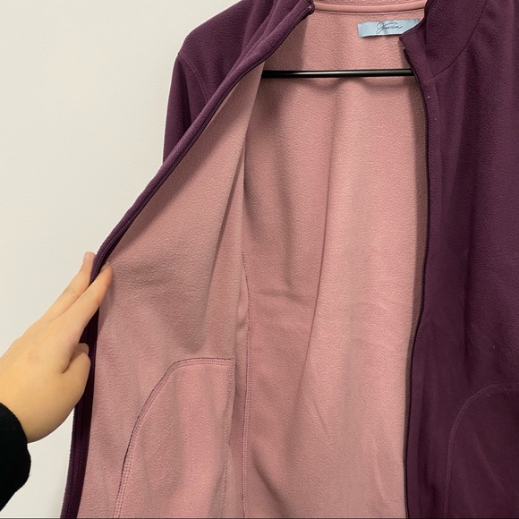 COZY ZIPPER UP HOODIE | PERFECT CONDITION - Picture 4 of 7